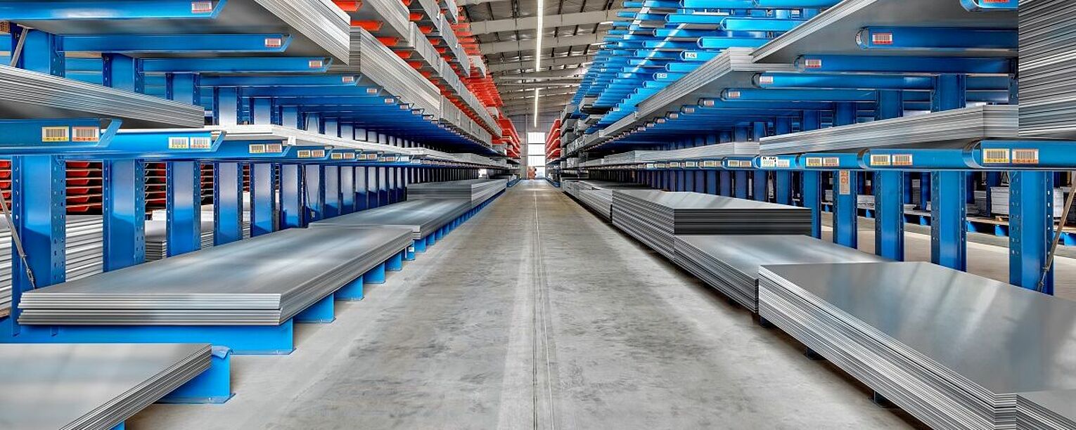 [Translate "Czech Republic"] Cantilever racking metal trade