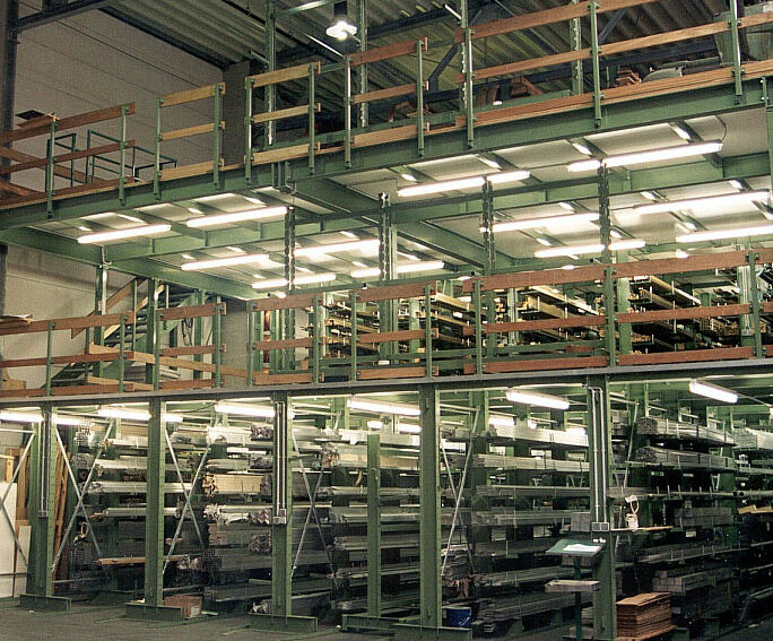 [Translate "Czech Republic"] Cantilever racking Multi-tier storage