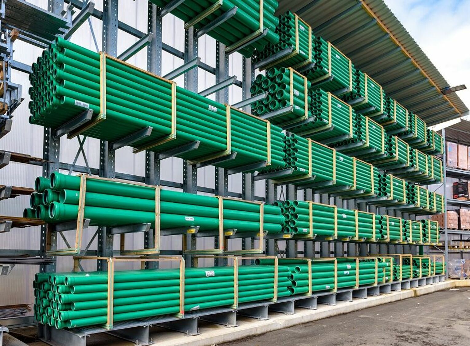 [Translate "Czech Republic"] Cantilever racking Yard racking