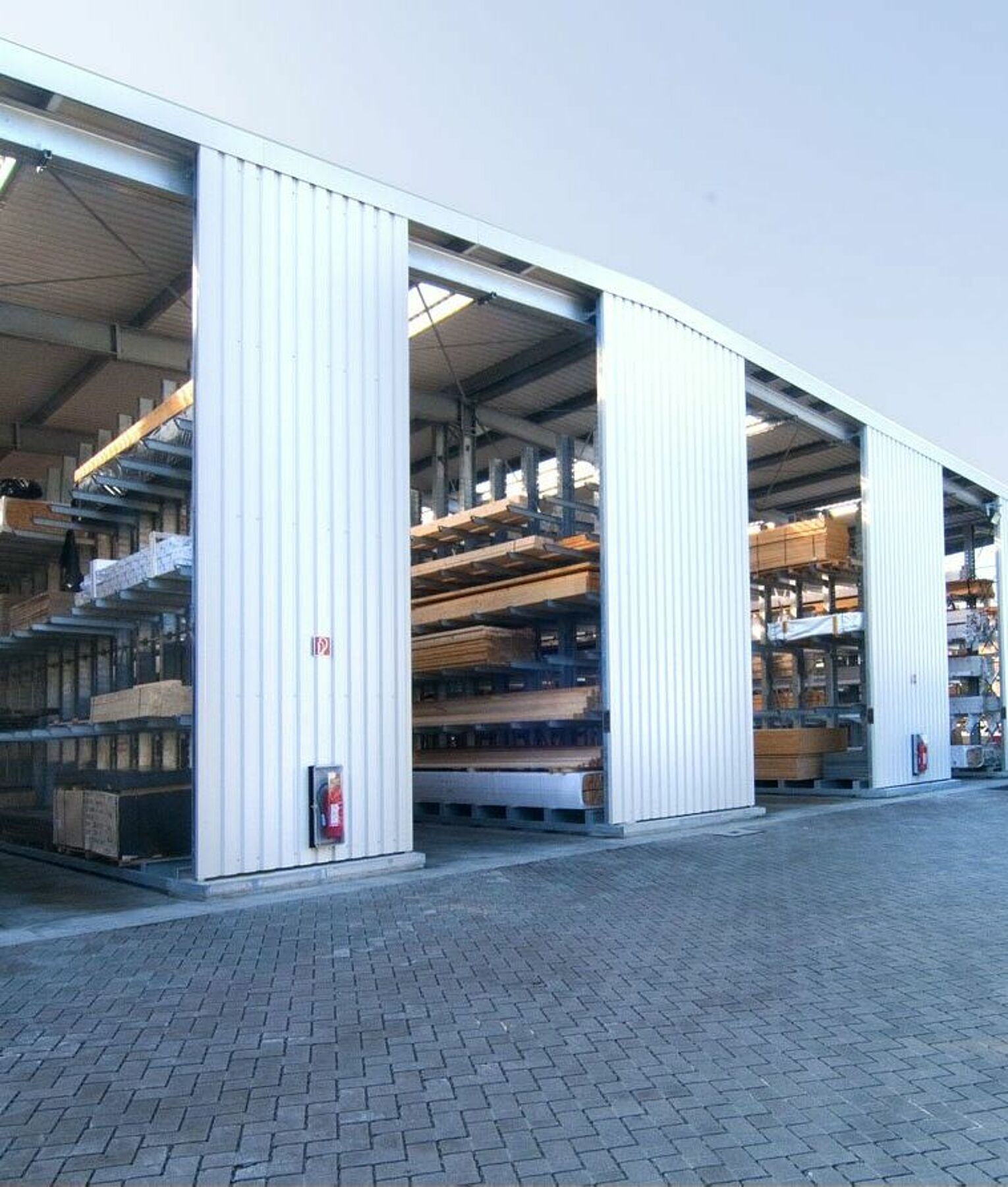 [Translate "Czech Republic"] Rack-clad warehouse Cantilever racking