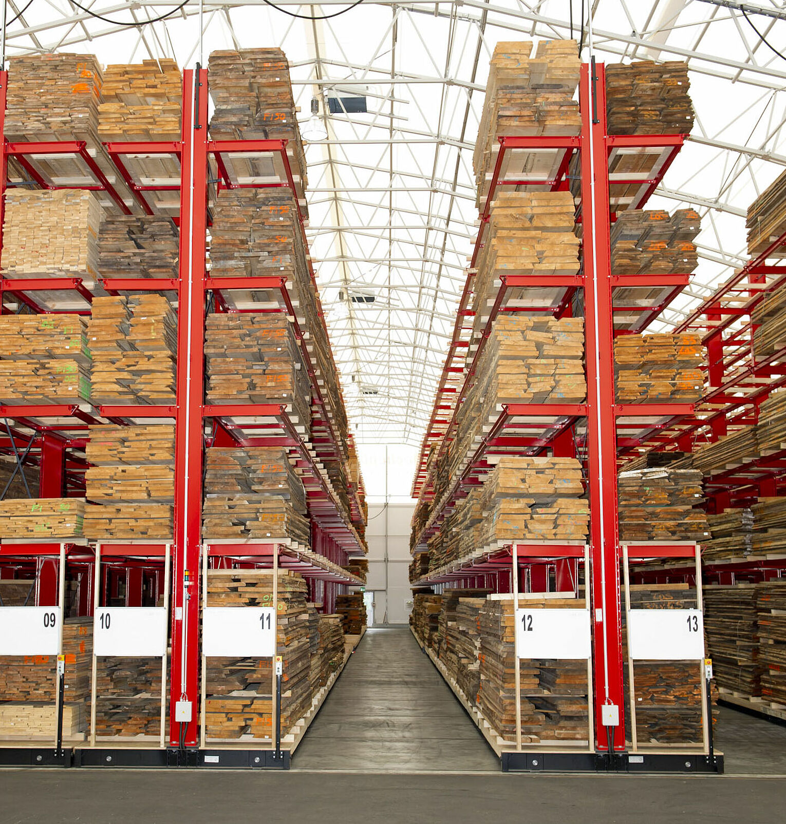 [Translate "Czech Republic"] Cantilever racking timber trade