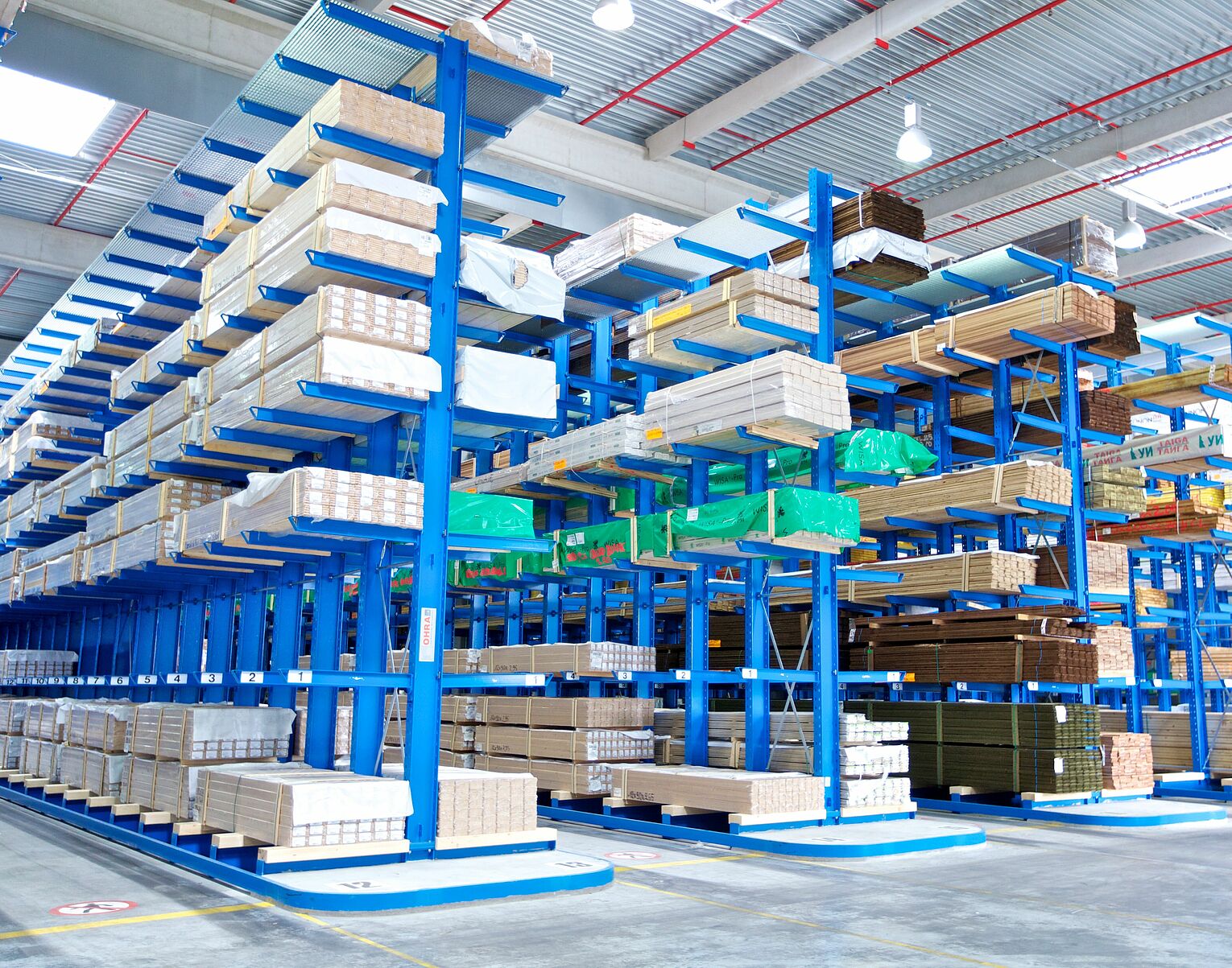 [Translate "Czech Republic"] Cantilever racking building material