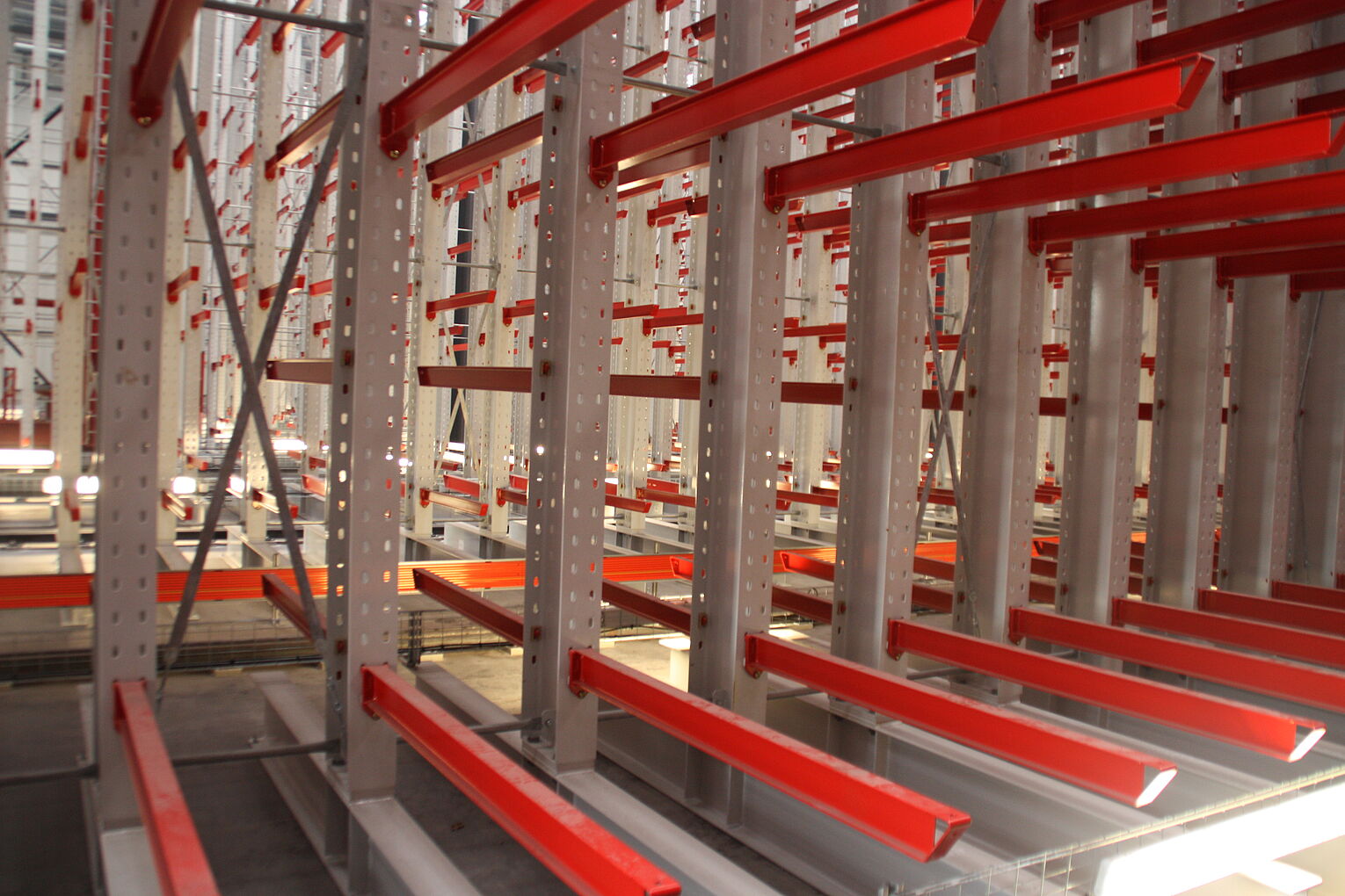 [Translate "Czech Republic"] Cantilever racking system