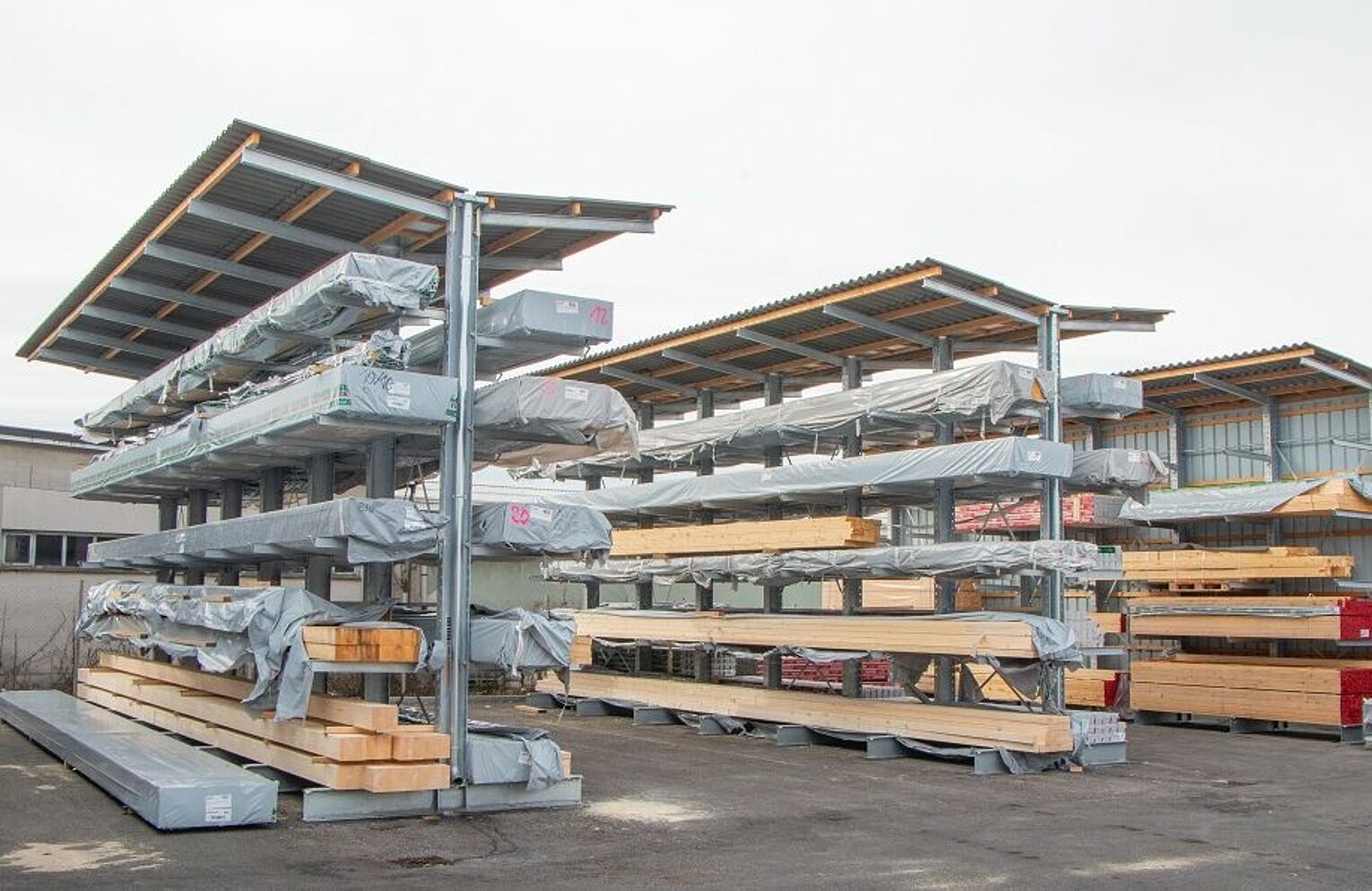 [Translate "Czech Republic"] Cantilever racking Yard racking