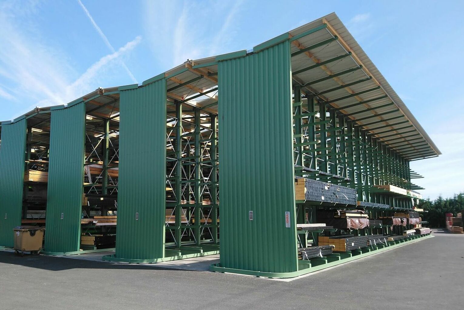 [Translate "Czech Republic"] Rack-clad warehouse Cantilever racking