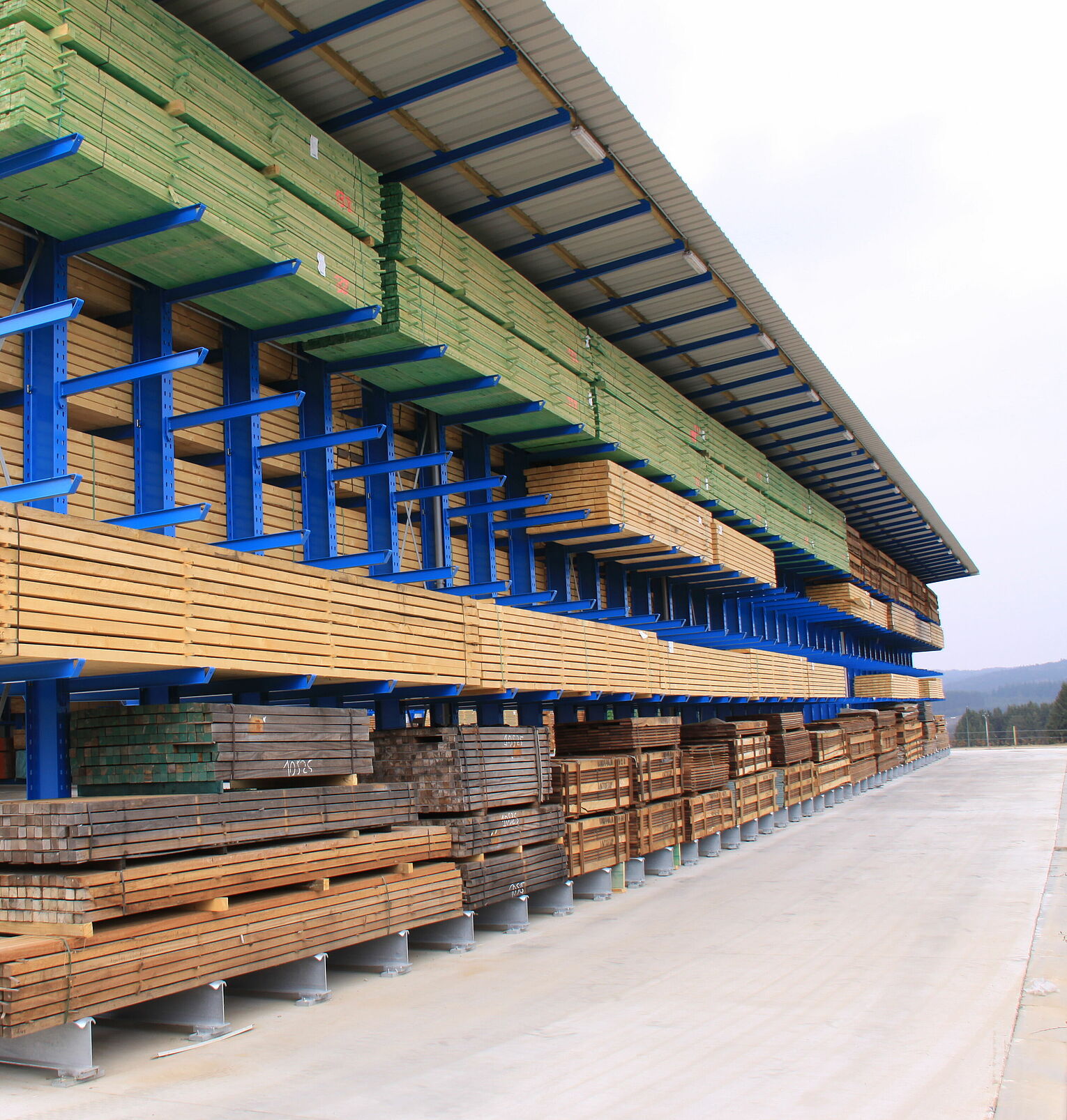 [Translate "Czech Republic"] Cantilever racking Yard racking