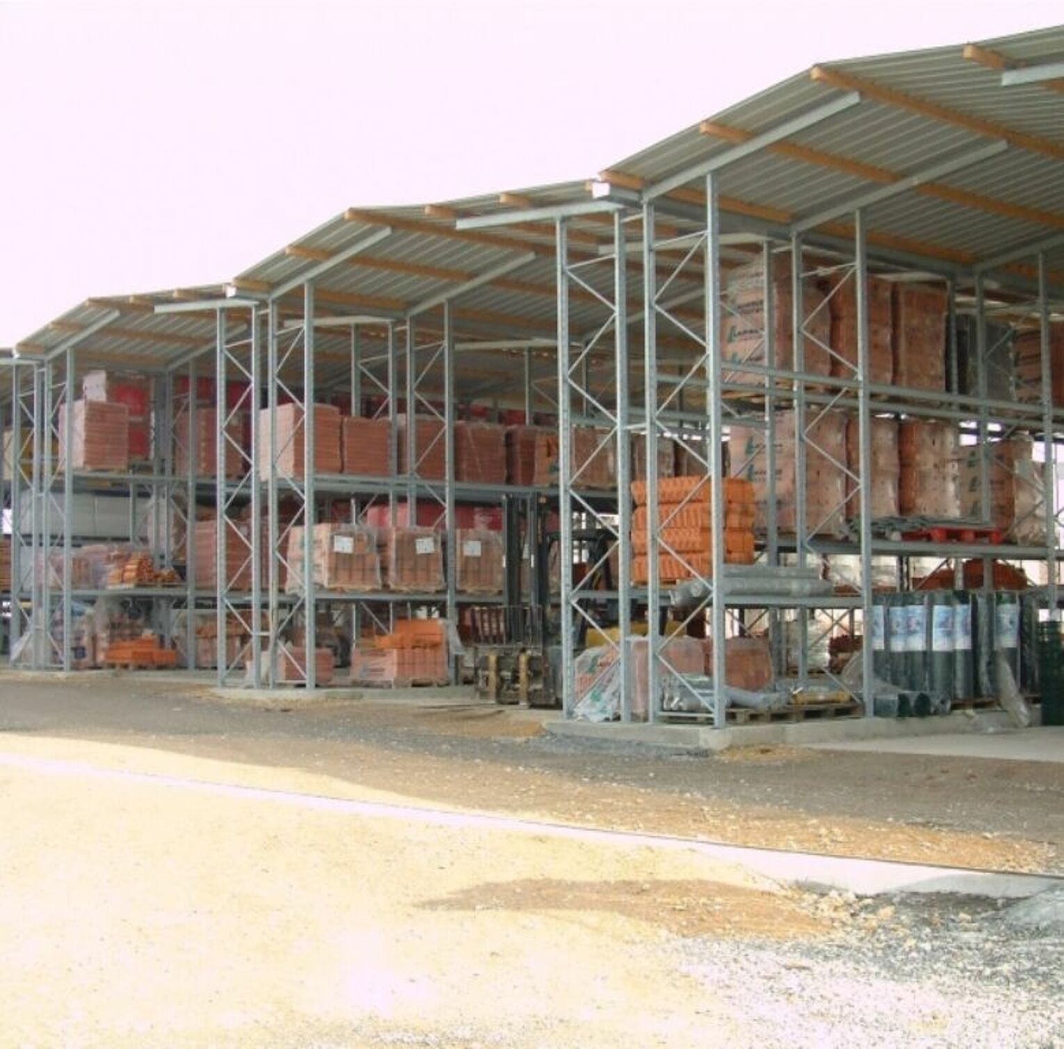 [Translate "Czech Republic"] Rack-clad warehouse Cantilever racking