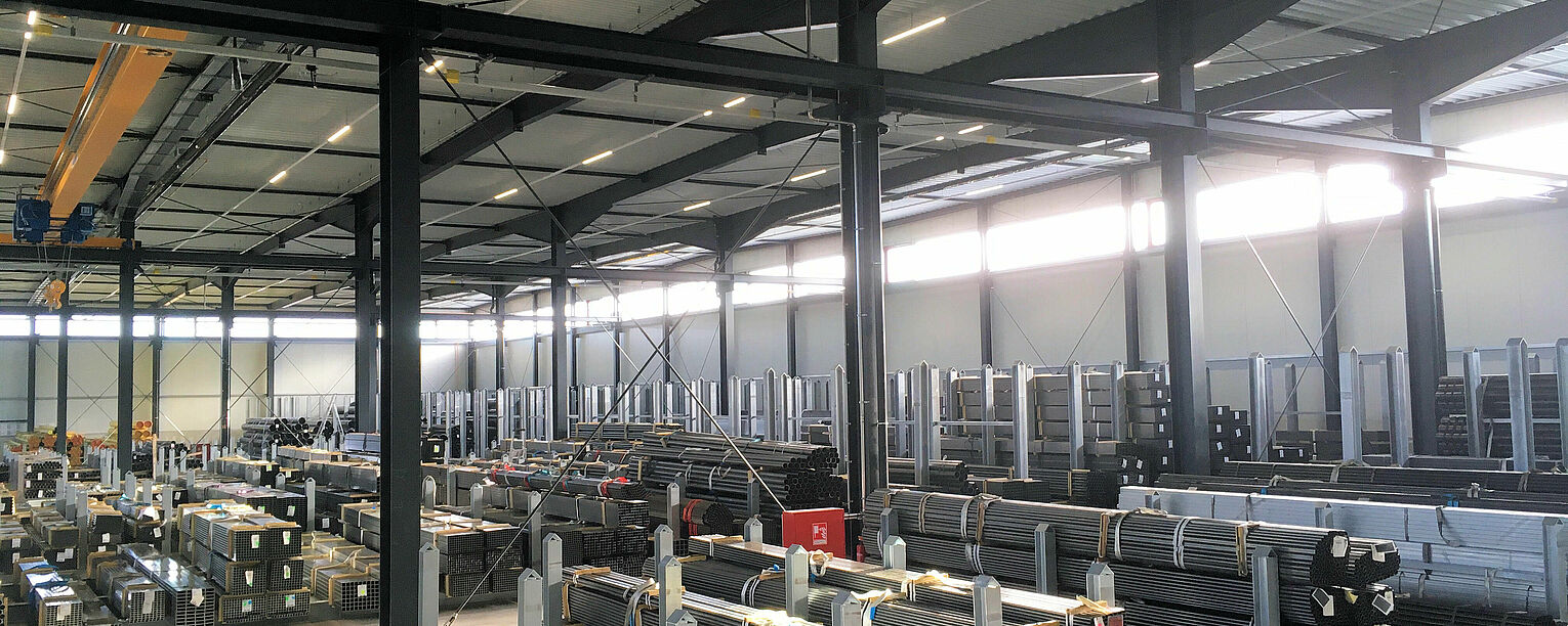 [Translate "Czech Republic"] Cantilever racking Industry solution