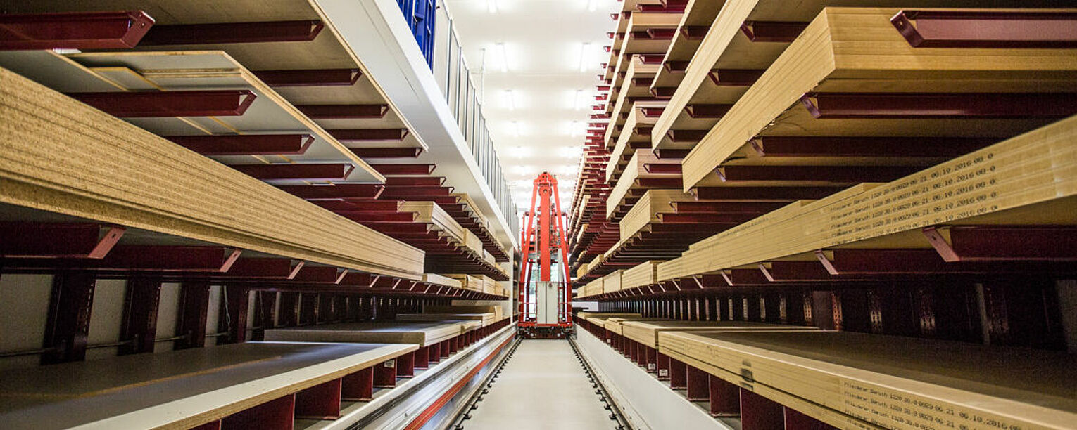 [Translate "Czech Republic"] Cantilever racking timber trade