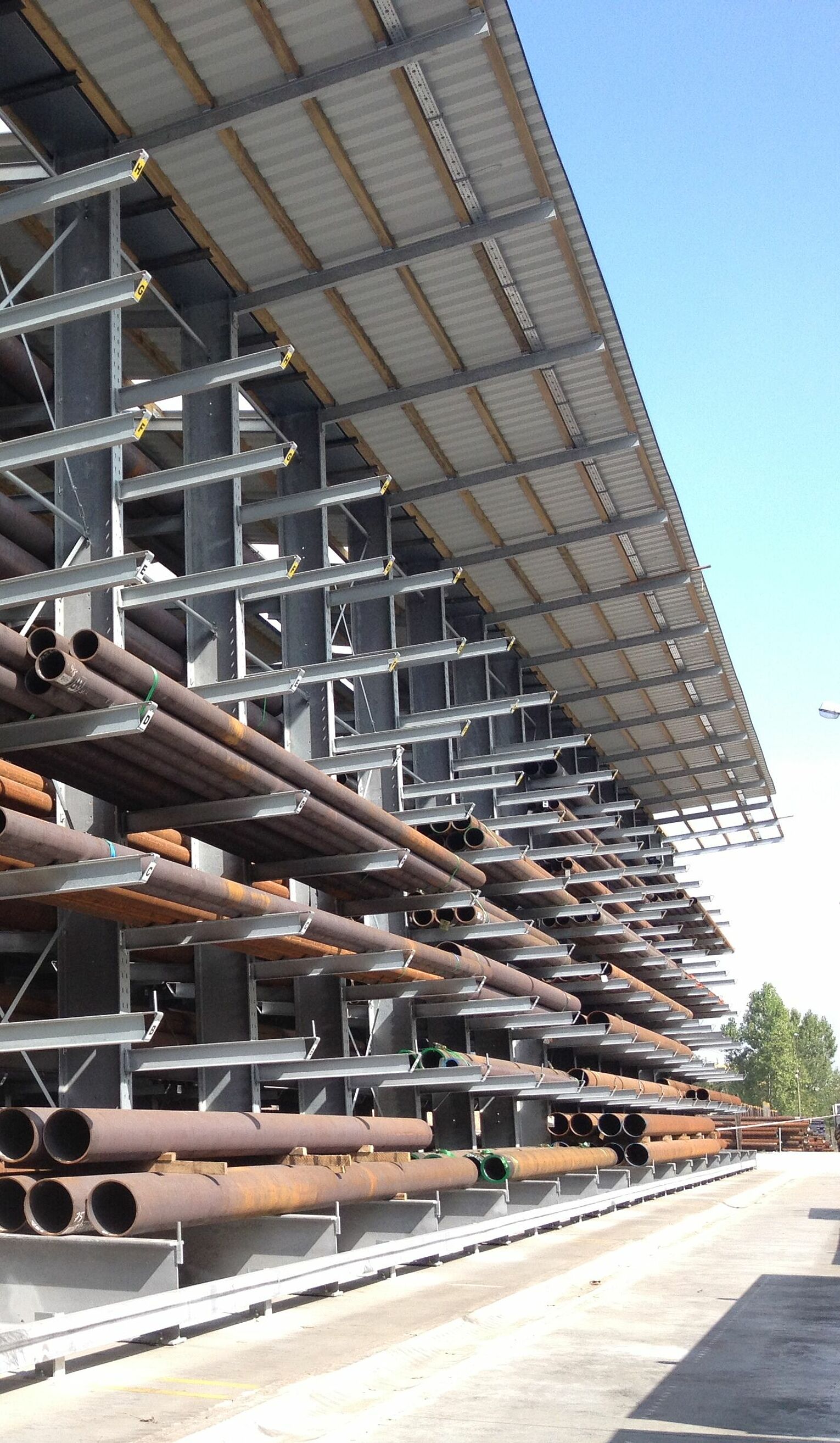 [Translate "Czech Republic"] Cantilever racking Yard racking