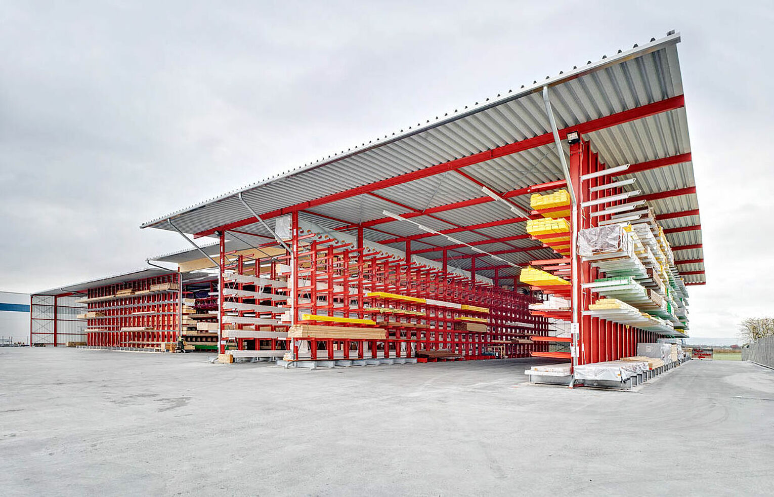 [Translate "Czech Republic"] Rack-clad warehouse cantilever racking