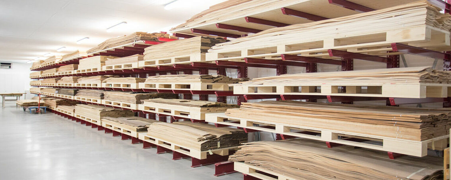 [Translate "Czech Republic"] Cantilever racking timber trade